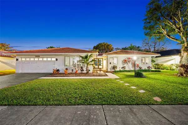 12020 SW 93rd St, Miami, FL 33186