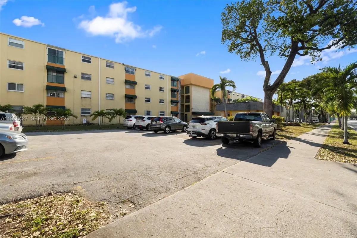 606 W 81st St #302, Hialeah, FL 33014 - #1