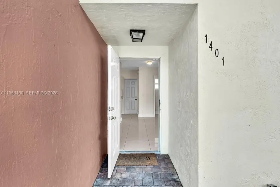 1401 NW 2nd St, Fort Lauderdale, FL 33311 - #3