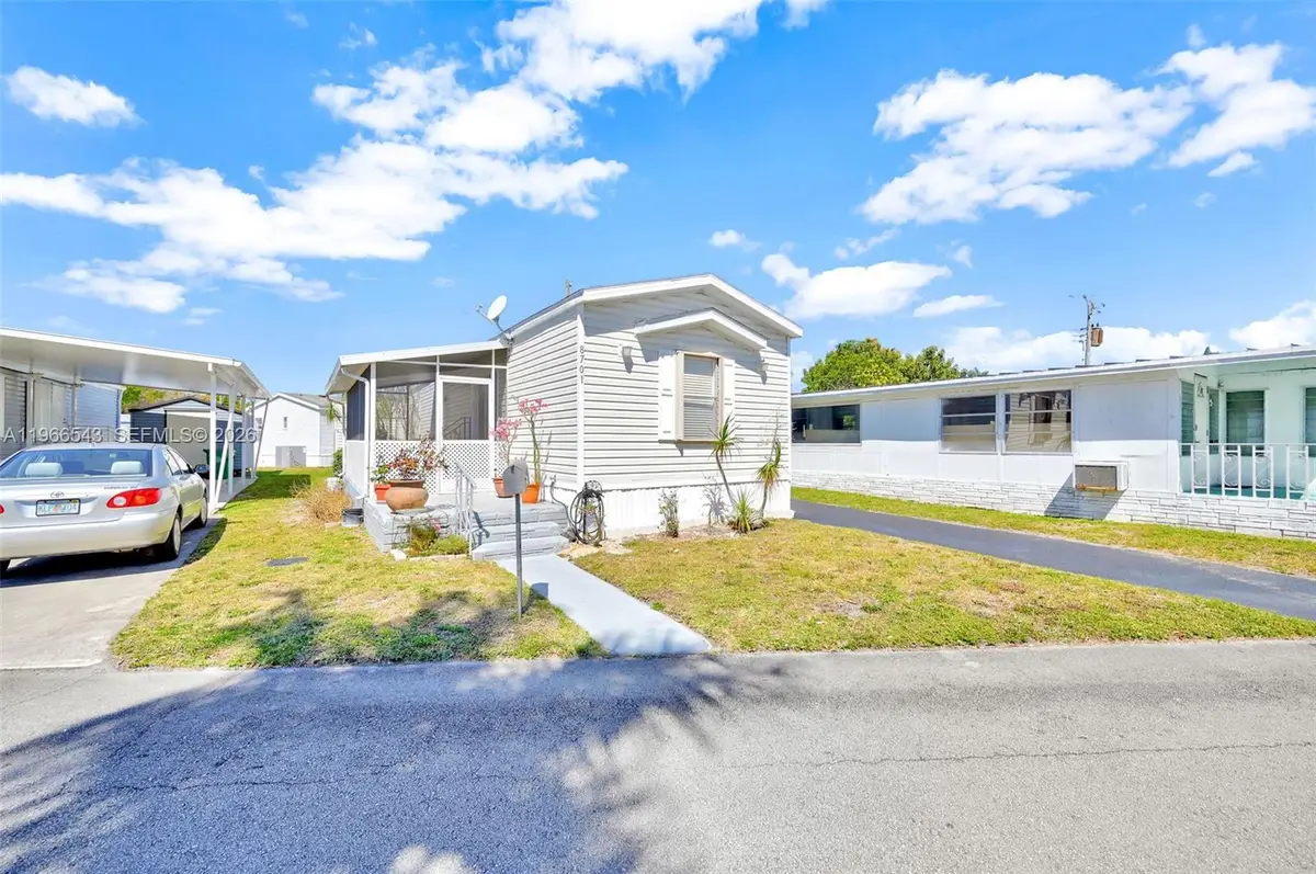 8701 SW 17th Ct, Davie, FL 33324 - #1