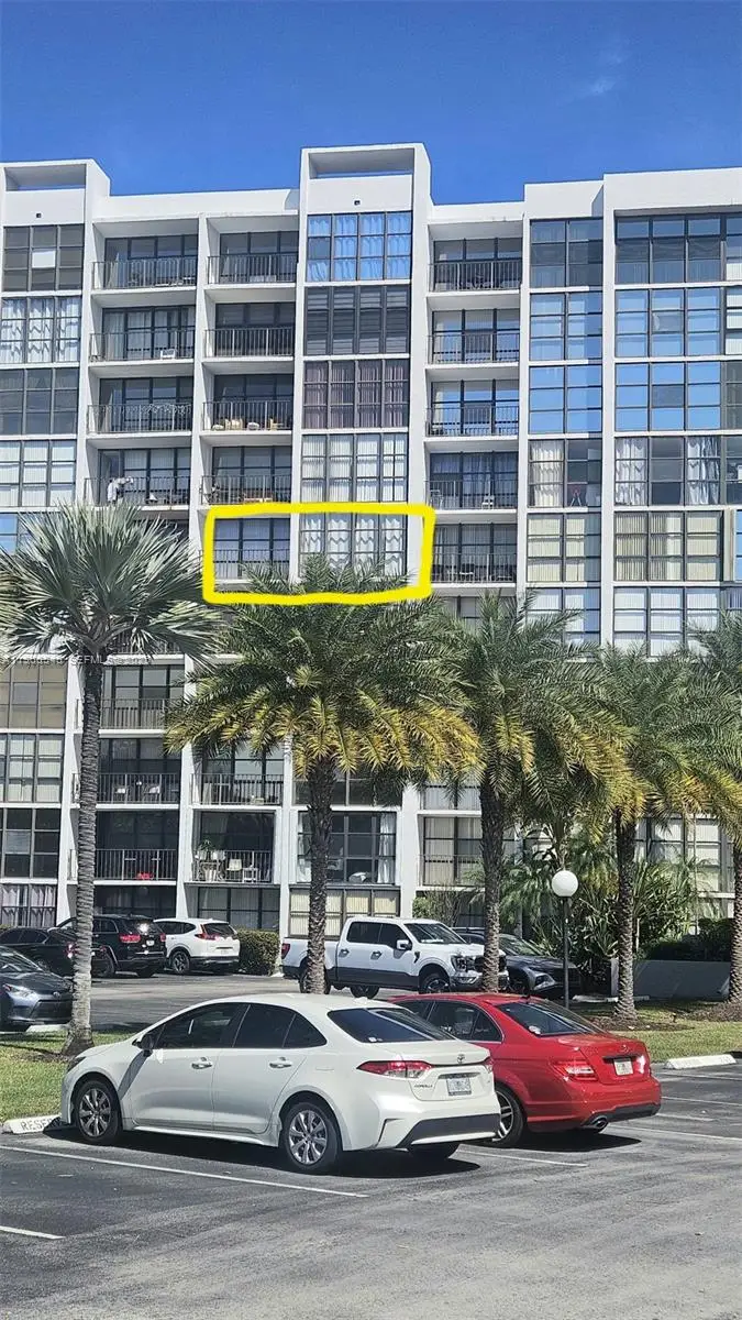 1000 Parkview Dr #605, Hallandale Beach, FL 33009 - #2