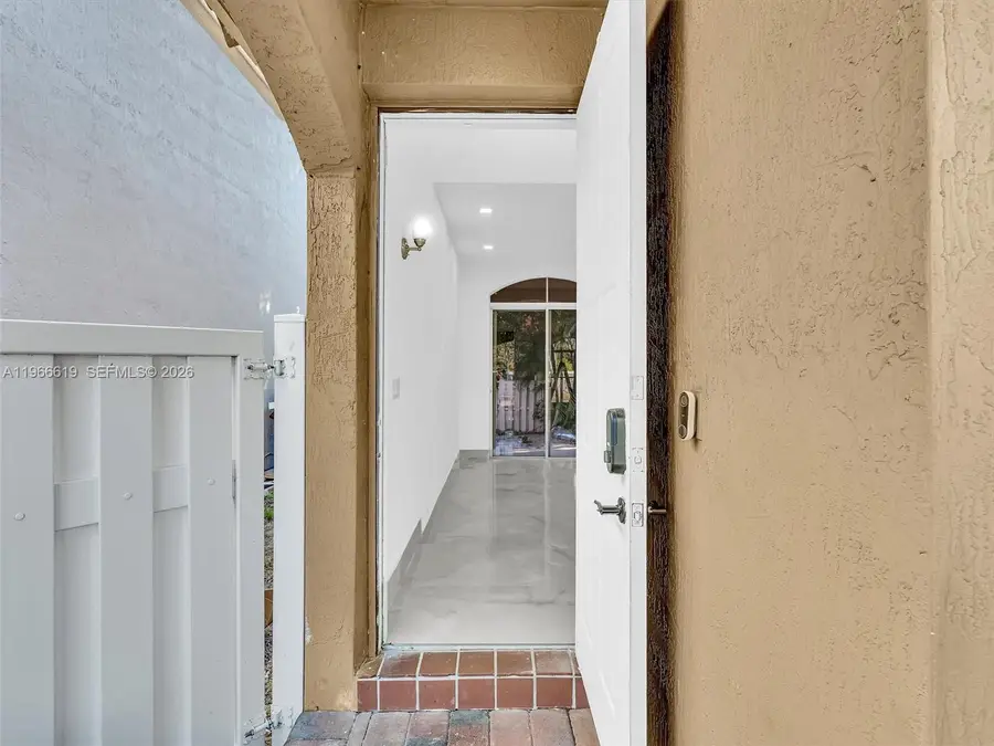 3830 SW 48th Ct, Fort Lauderdale, FL 33312 - #2