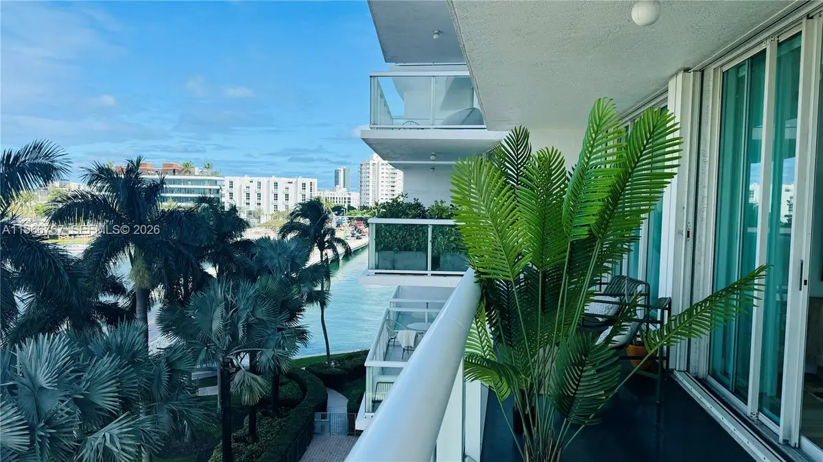 10 Venetian Way #501, Miami Beach, FL 33139 - #1