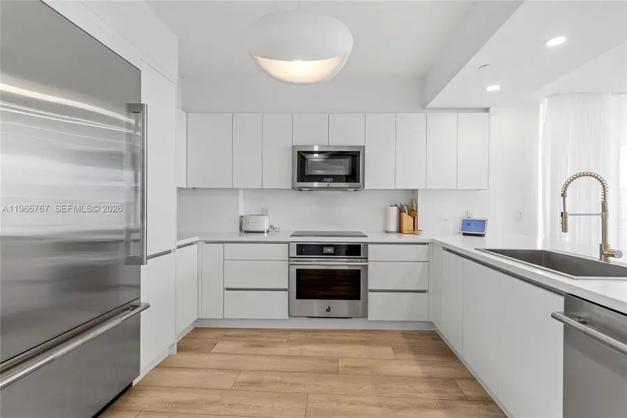 10 Venetian Way #501, Miami Beach, FL 33139 - #3