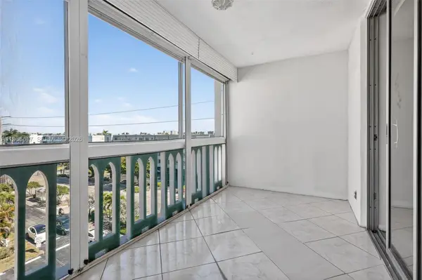 421 NE 14th Ave #608, Hallandale Beach, FL 33009