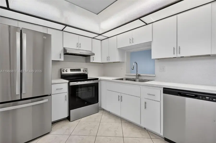 421 NE 14th Ave #608, Hallandale Beach, FL 33009 - #2