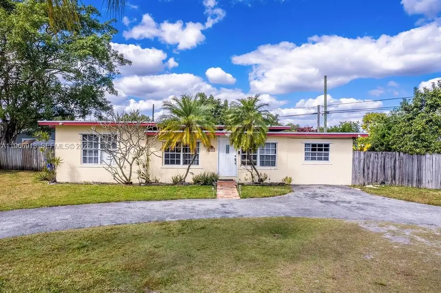 6101 Flagler St, Hollywood, FL 33023 - #2