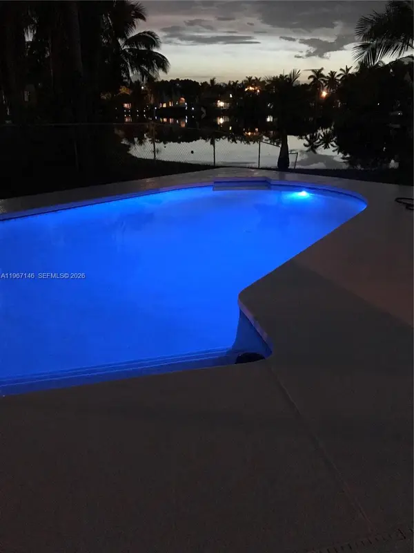 1034 NW 184th Way, Pembroke Pines, FL 33029