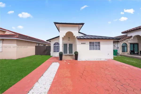 8865 NW 110th St, Hialeah Gardens, FL 33018