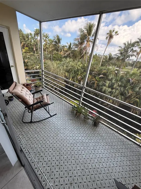 700 NE 14th Ave #409, Hallandale Beach, FL 33009