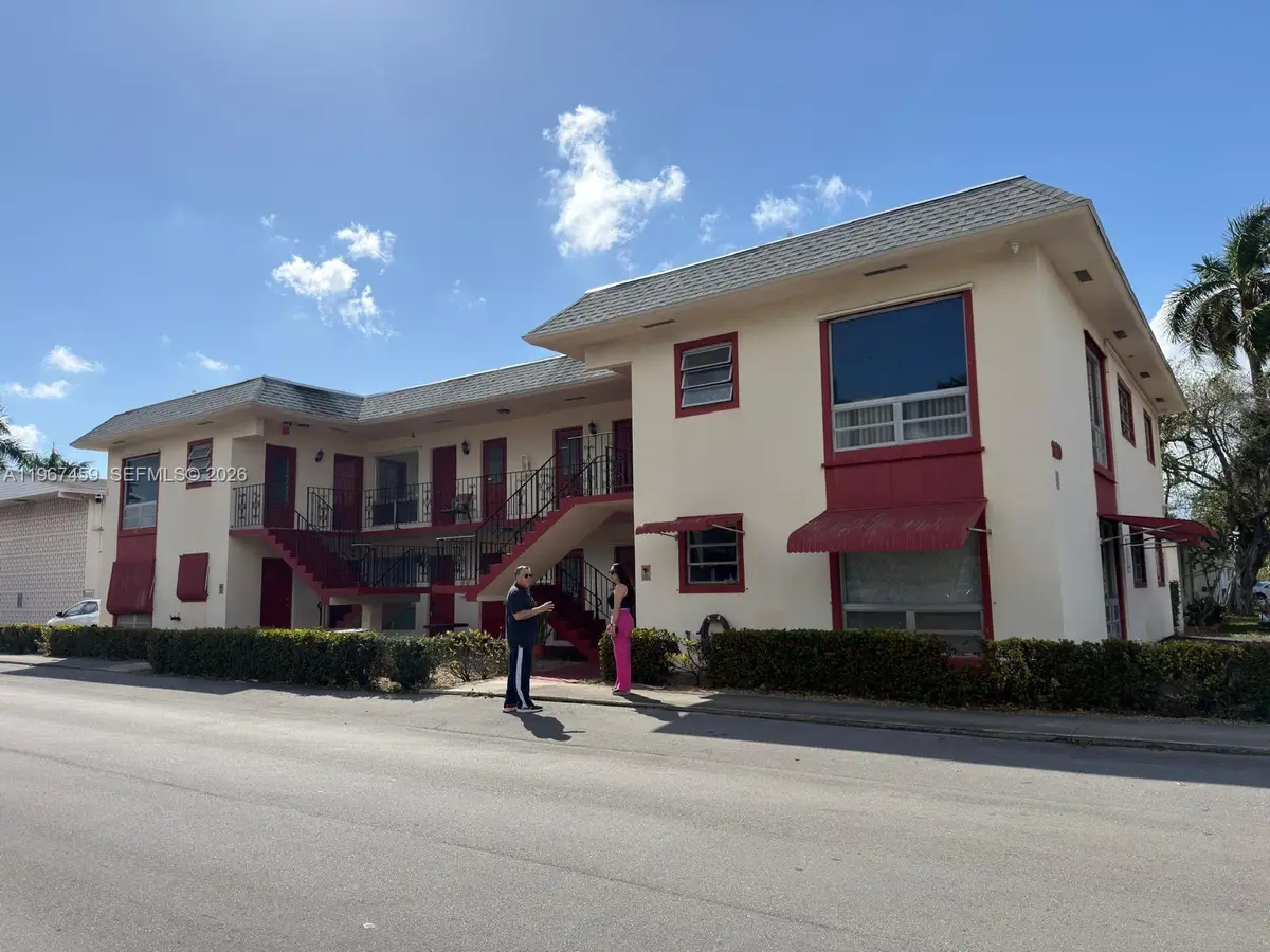 1120 NE 10th St #5, Hallandale Beach, FL 33009 - #1