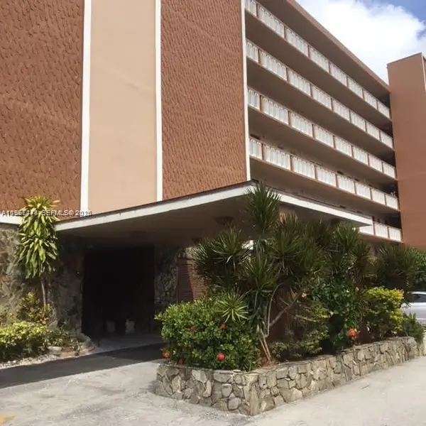 301 NE 14th Ave #702, Hallandale Beach, FL 33009