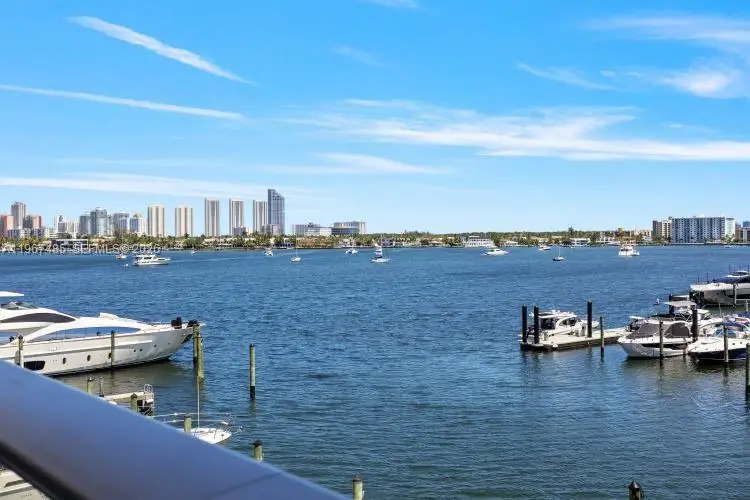 17301 Biscayne Blvd #305, North Miami Beach, FL 33160 - #1