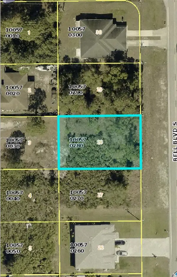414/416 S Bell Blvd, Lehigh Acres, FL 33974