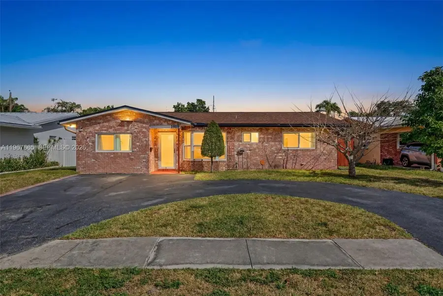 1919 NW 38th St, Oakland Park, FL 33309 - #3