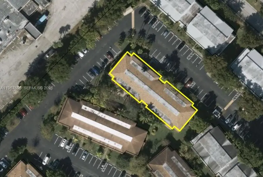 915 NE 199th St #206-15, Miami, FL 33179 - #3