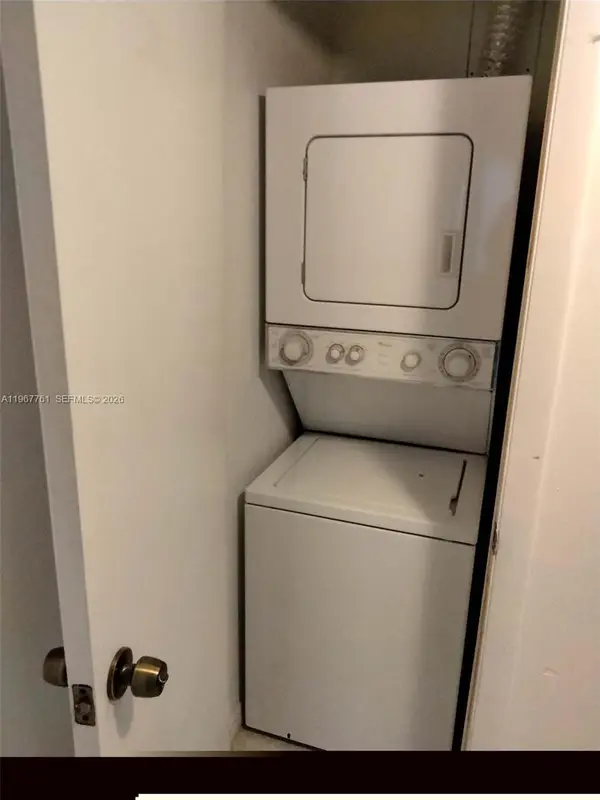 5033 NW 7th St #101, Miami, FL 33126