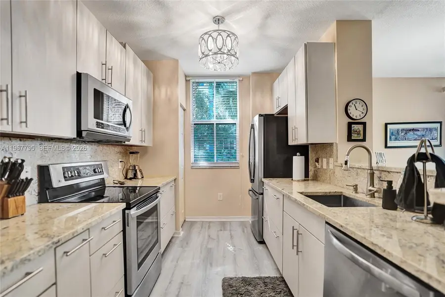 2421 NE 65th St #202, Fort Lauderdale, FL 33308 - #3