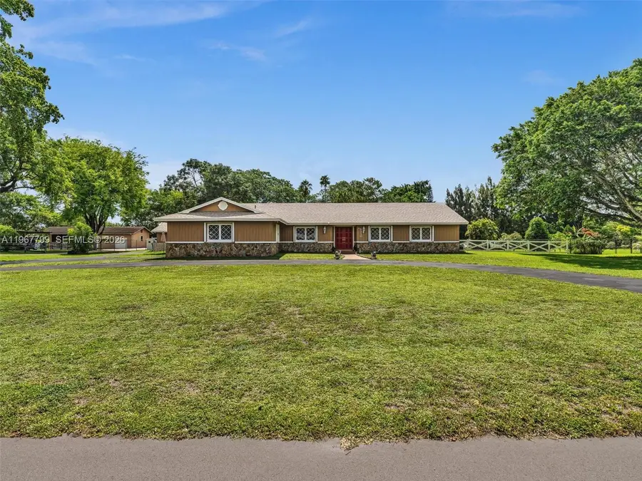 5310 SW 109th Ave, Davie, FL 33328 - #2