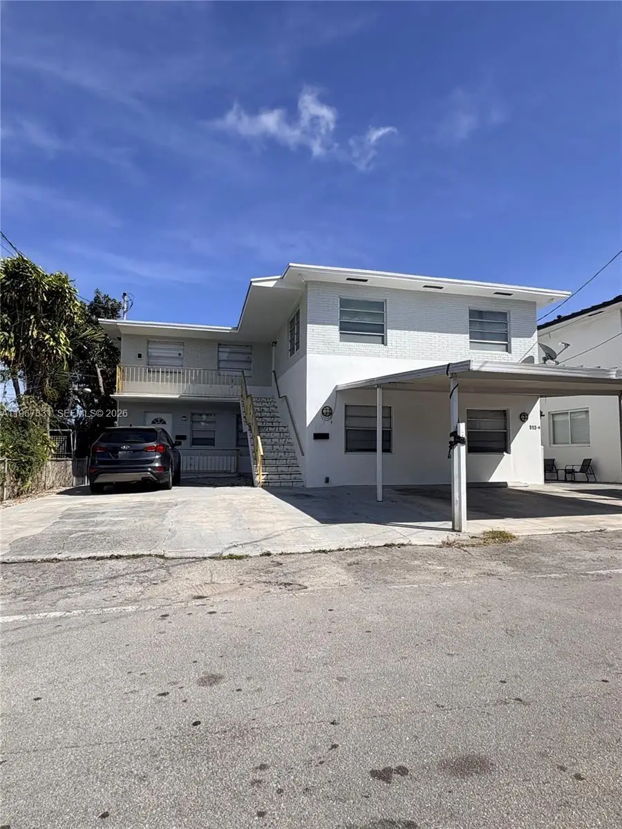 911 NW 22nd Pl, Miami, FL 33125 - #1