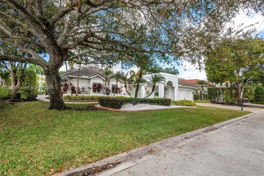 622 E Enclave Cir E, Pembroke Pines, FL 33027 - #2