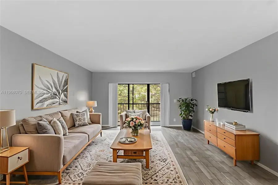 201 Lakeview Dr #203, Weston, FL 33326 - #3