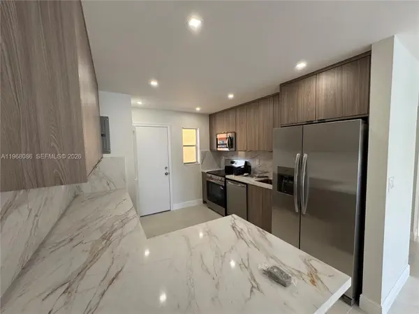 1900 W 54th St #219, Hialeah, FL 33012