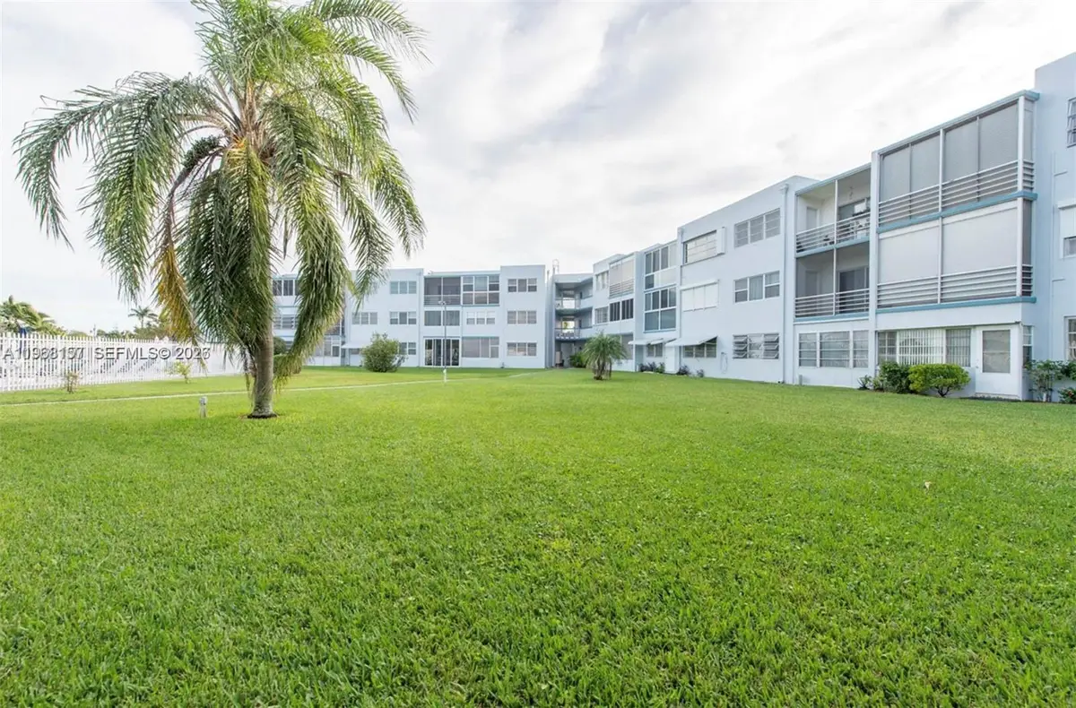 2200 Park Ln #105, Hollywood, FL 33021 - #1