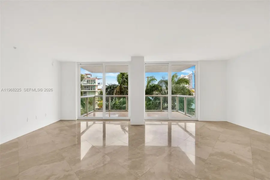 10 Venetian Way #403, Miami Beach, FL 33139 - #2