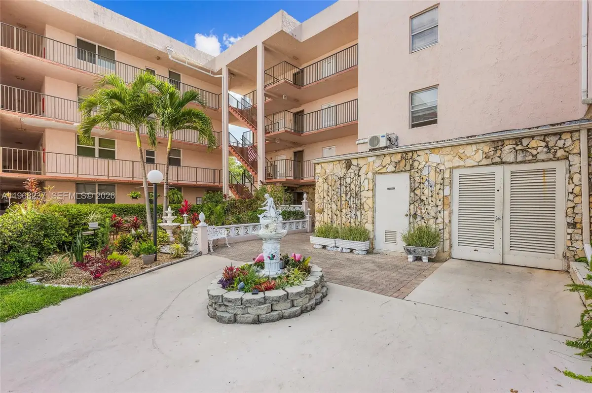 2861 Somerset Dr #104, Lauderdale Lakes, FL 33311 - #1