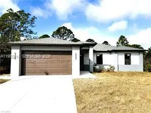 724 Drury Ave, Lehigh Acres, FL 33974