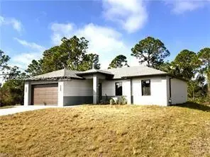 724 Drury Ave, Lehigh Acres, FL 33974 - #2