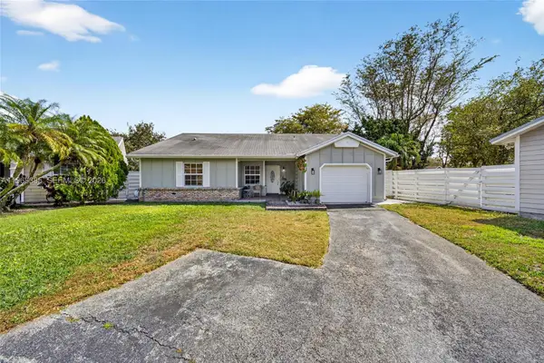 14607 SW 142nd Pl, Miami, FL 33186