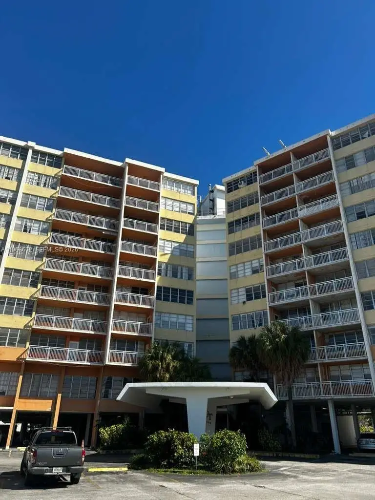 2025 NE 164th St #918, North Miami Beach, FL 33162 - #1