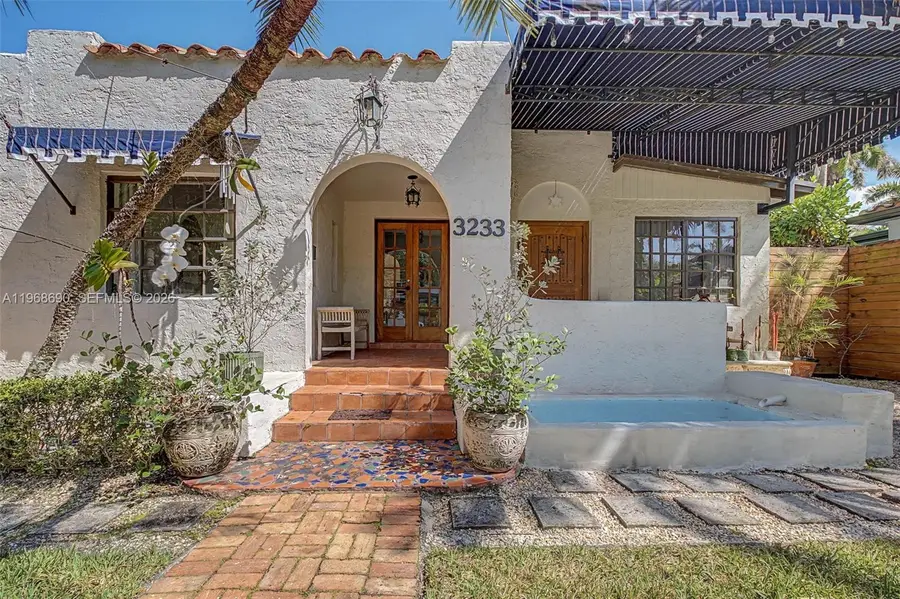 3233 Crystal Ct, Miami, FL 33133 - #2