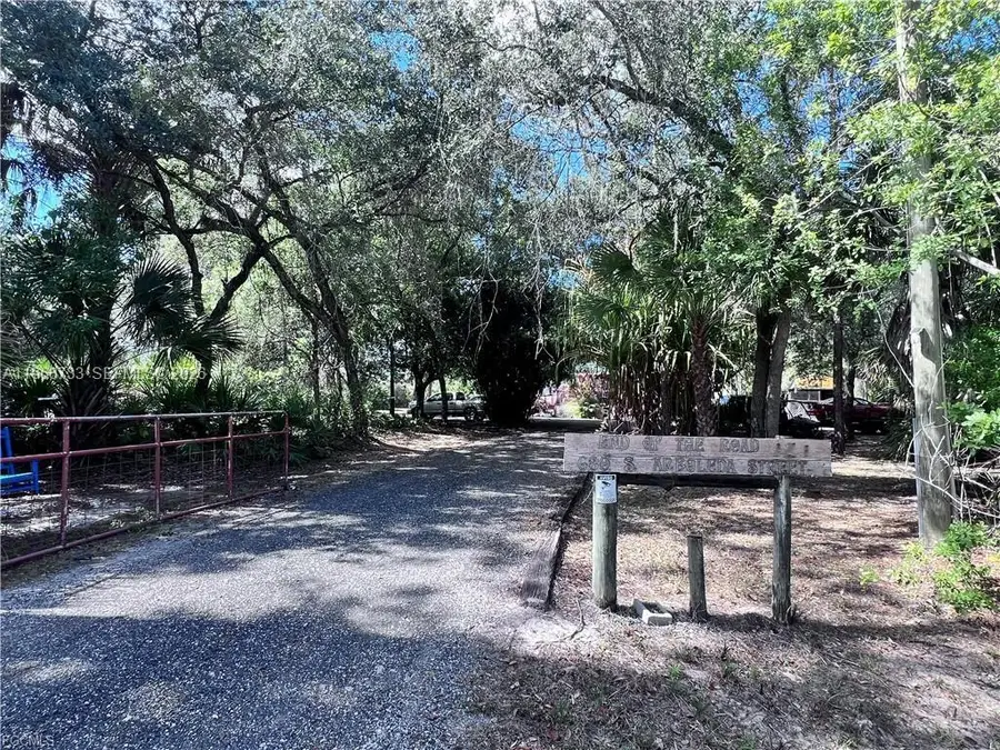 680 S Arboleda, Clewiston, FL 33440 - #3