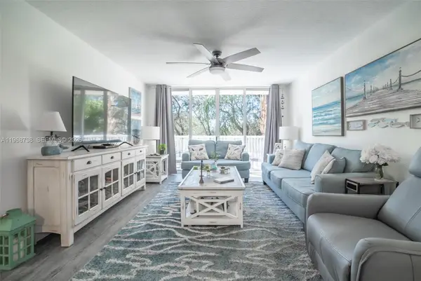 609 E Sheridan St #308, Dania Beach, FL 33004