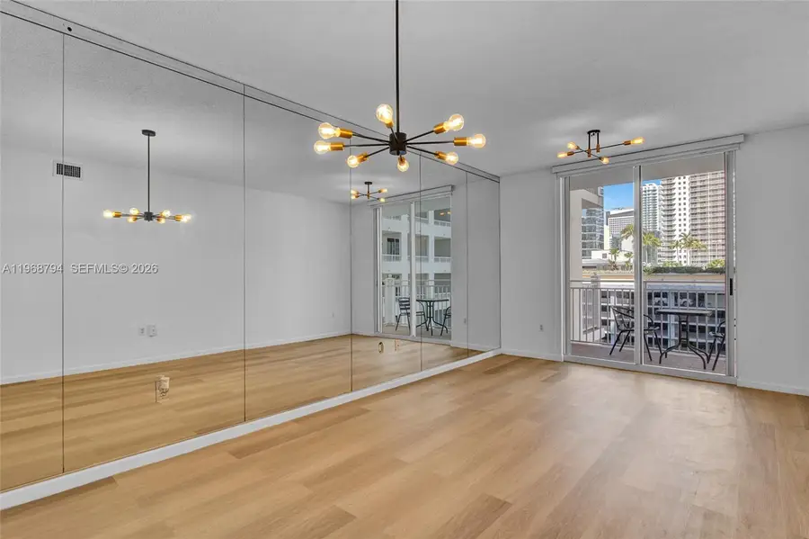 185 SE 14th Ter #1411, Miami, FL 33131 - #2