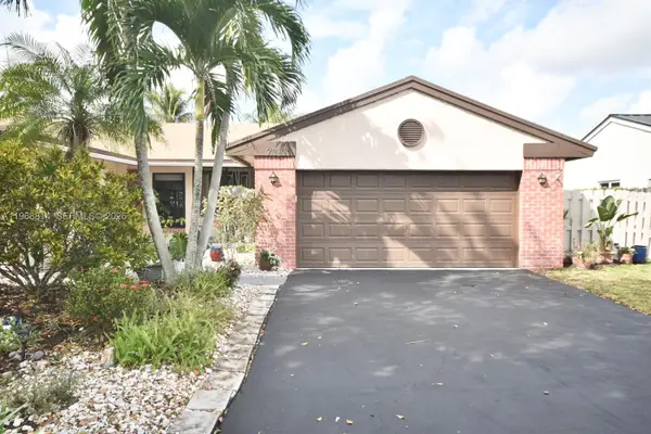 701 Blue Ridge Way, Davie, FL 33325