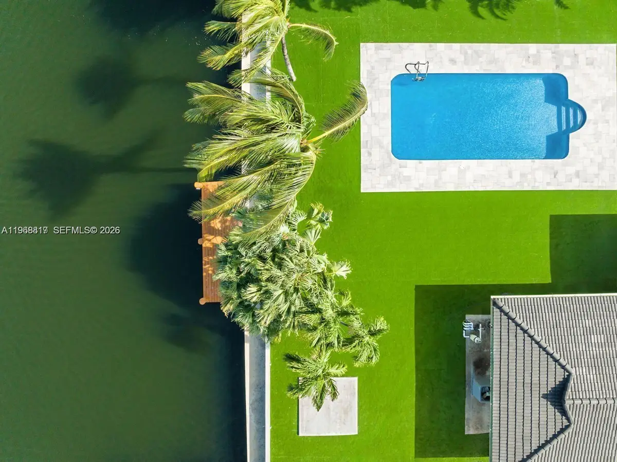 430 Tamarind Dr, Hallandale Beach, FL 33009 - #1