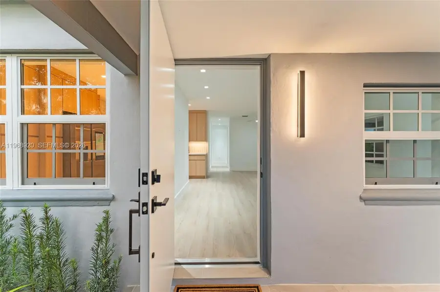 1880 NE 180th St, North Miami Beach, FL 33162 - #3