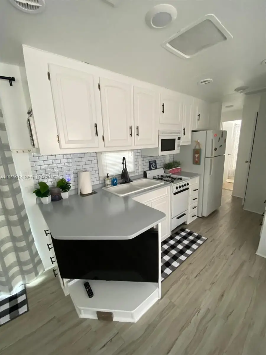 325 Calusa St 454, Key Largo, FL 33037 - #2