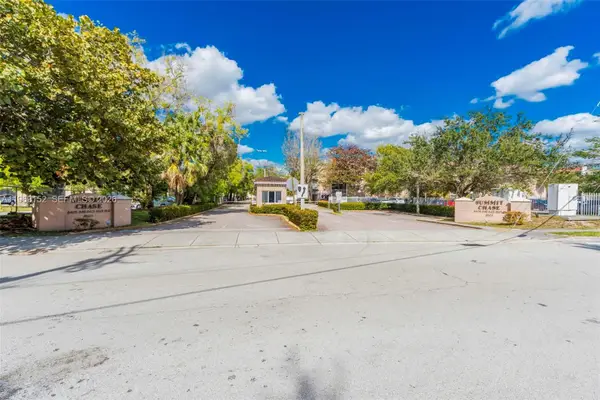 8501 NW 8th St #110, Miami, FL 33126