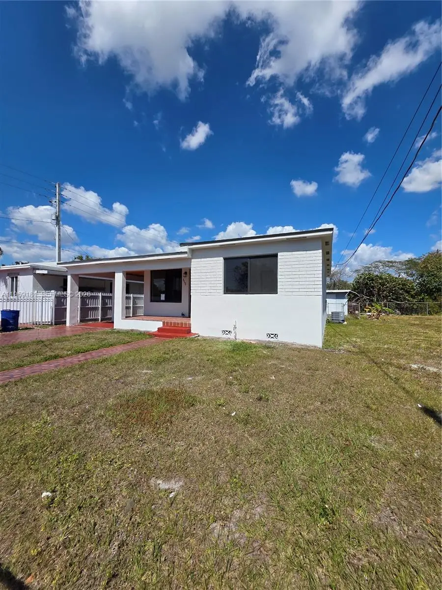 415 E 52nd St, Hialeah, FL 33013 - #2