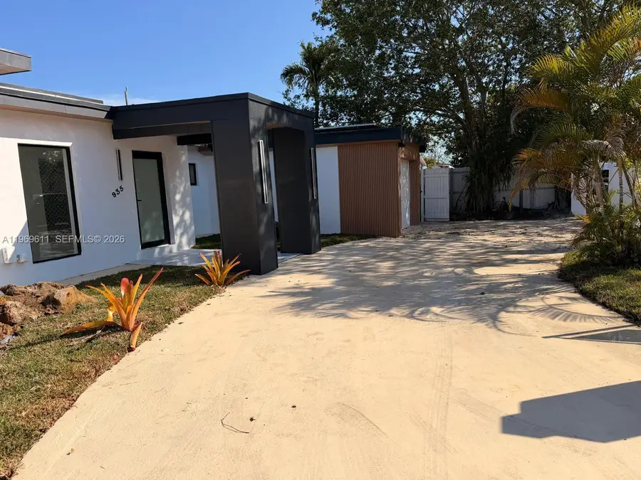 935 SW 72nd Ave, Miami, FL 33144 - #2