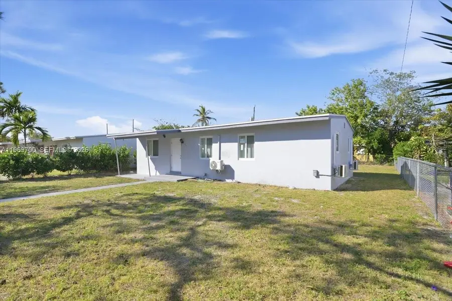 931 Chateau Park Dr, Fort Lauderdale, FL 33311 - #2