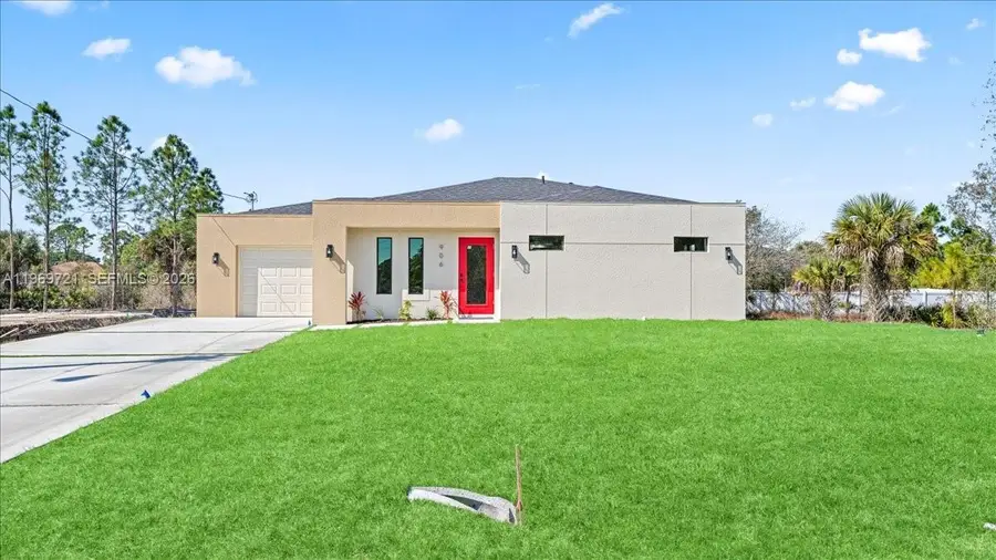 906 Capetown Ave, Lehigh Acres, FL 33974 - #2