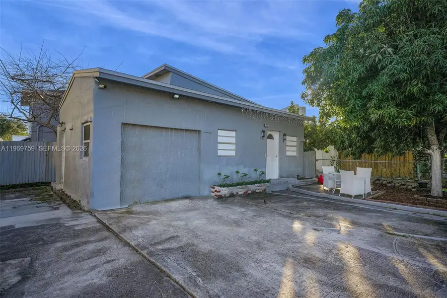 2104 NW 1st Ter, Miami, FL 33125 - #2