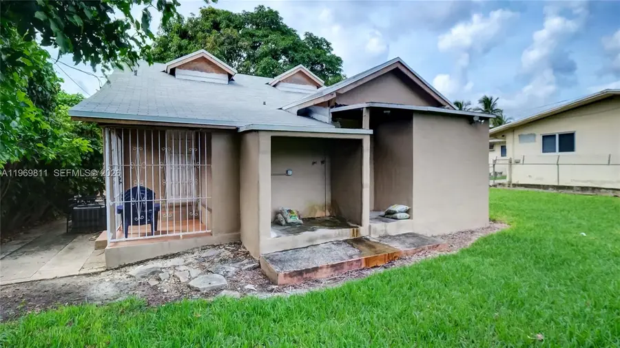 2142 NW 33rd St, Miami, FL 33142 - #3