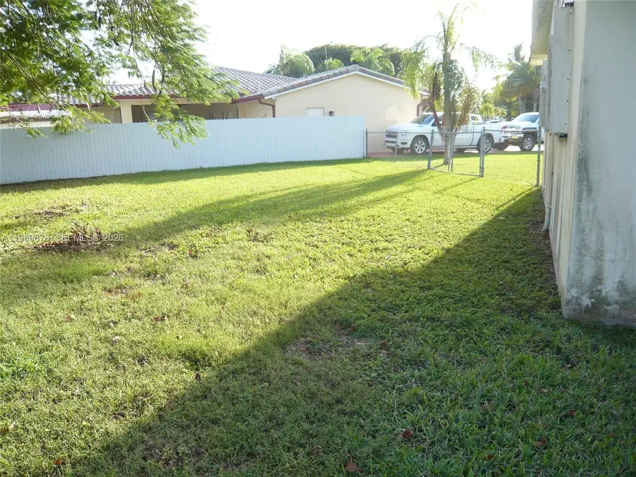 18451 SW 90th Ave, Cutler Bay, FL 33157 - #2